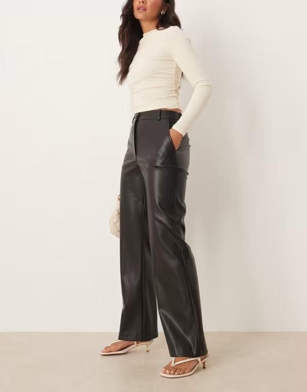 エイソス レディース ボトムス カジュアルパンツ ストレート パンツ レザー フェイクレザー ASOS DESIGN faux leather straight leg pants Black ブラック
