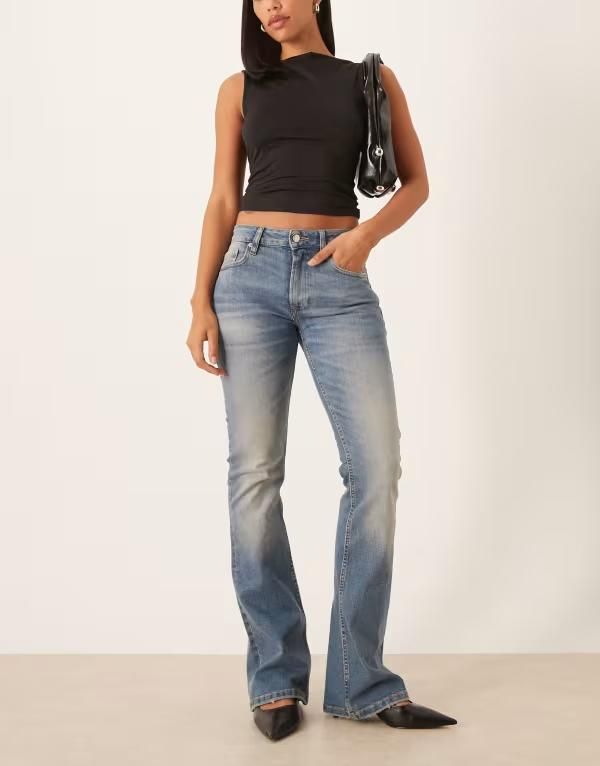 エイソス レディース ボトムス デニムパンツ ブーツカット ローライズ ブーツ ジーンズ ASOS DESIGN low rise bootcut jeans in midwash Mid Wash