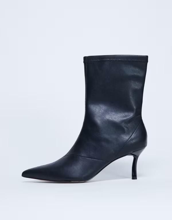 トップショップ レディース シューズ ブーツ・レインブーツ アンクル ブーツ Topshop Pippa point toe stretch ankle boots Black ブラック