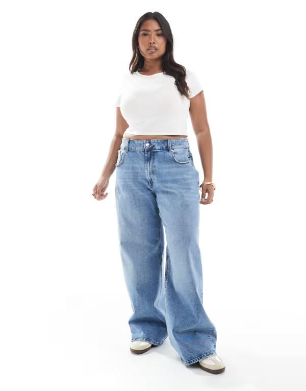 オンリーカーブ レディース ボトムス デニムパンツ ワイドレッグ ジーンズ ONLY Curve Juicy wide leg jeans in mid Medium blue ブルー