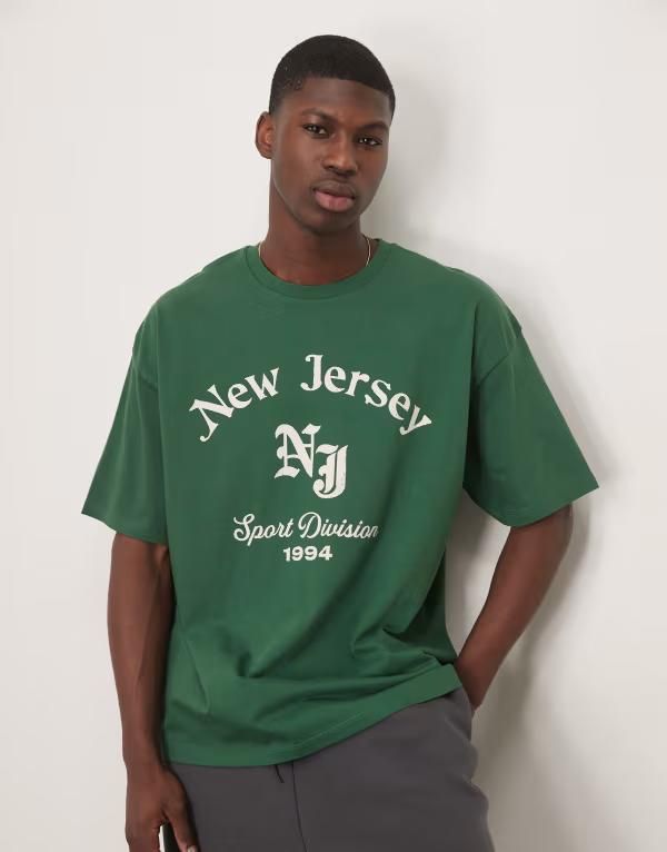 エイソス メンズ トップス Tシャツ グラフィック ASOS DESIGN oversized Tshirt with front city graphic in dark Hunter Green グリーン