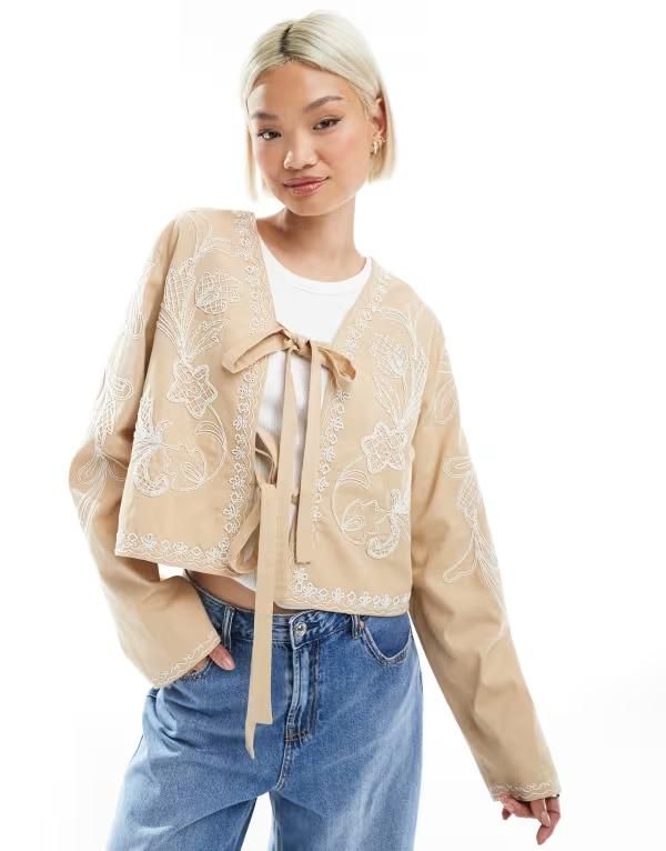 エイソス レディース アウター ジャケット・ブルゾン 刺繍 クロップド ジャケット ASOS DESIGN embroidered bow front cropped jacket in stone Stone ストーン