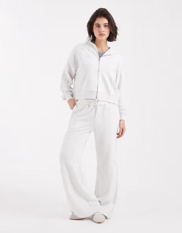 コットンオン レディース ボトムス カジュアルパンツ ワイドレッグ スウェットパンツ Cotton wide leg sweatpants with star appliqu in heathered cloud part of a set HEATHERED