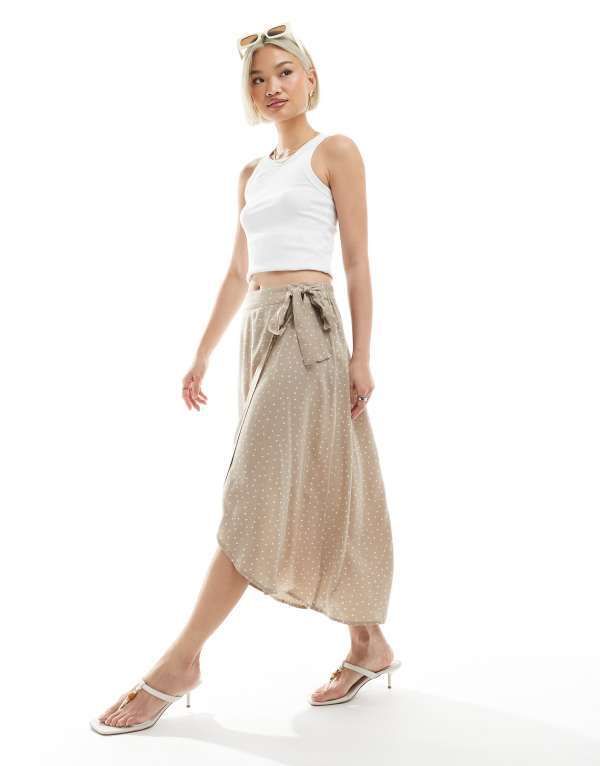 ピーシーズ レディース ボトムス スカート プリント ミディ Pieces wrap midi skirt in crockery beige spot print Crockery ベージュ