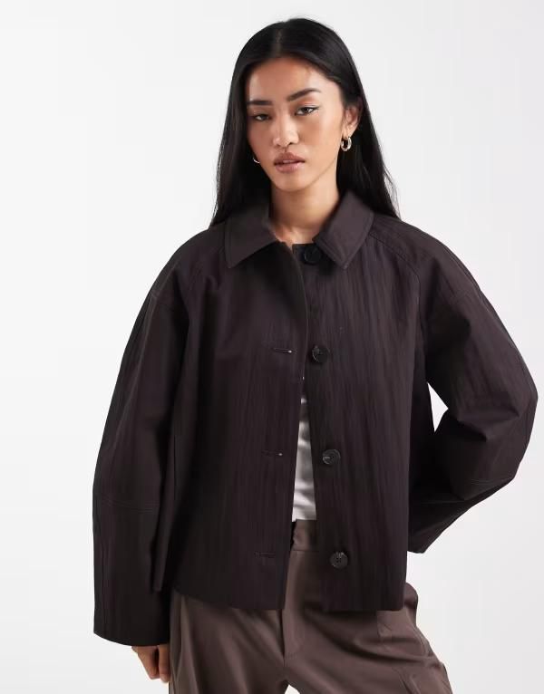 エイソス レディース アウター コート ASOS DESIGN shortrench coat with pleat detail in chocolate チョコレート