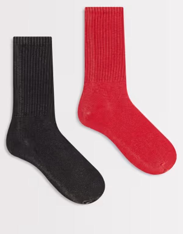 ウィークデイ レディース アンダーウェア 靴下 リブ Weekday 2pack ribbed crew socks in washed red and Red and black ブラック