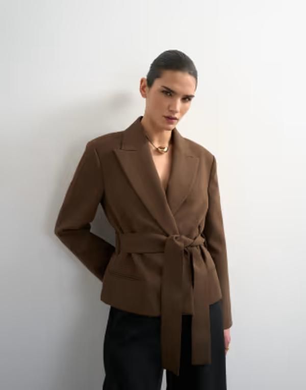 トップショップ レディース アウター ジャケット・ブルゾン クロップド ブレザー Topshop cropped belted boxy blazer in chocolate BROWN ブラウン
