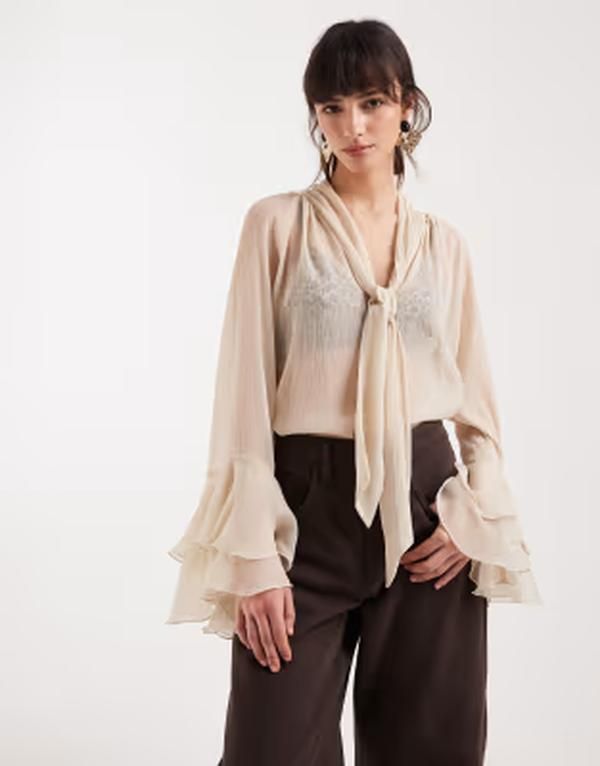 オンリー レディース トップス シャツ タイディテール ハイネック シアー ブラウス ONLY high neck tie detail sheer blouse with frill sleeves in cream Oxford tan タン