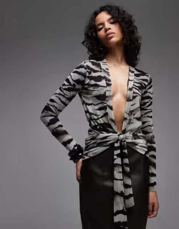エイソス レディース トップス シャツ アニマル柄 プリント メッシュ ASOS DESIGN mesh long sleeve plunge top with tie waist in animal print Animal print アニマル