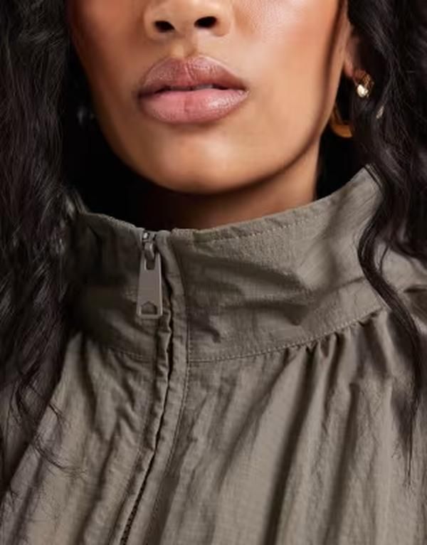 エイソス レディース アウター ジャケット・ブルゾン ASOS Curve ASOS DESIGN Curve oversized bubble hem track jacket in mushroom