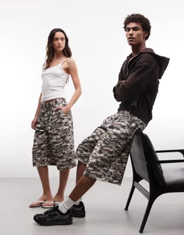 コルージョン レディース ボトムス ハーフパンツ・ショーツ COLLUSION Unisex baggy longline jorts in camo multi マルチカラー