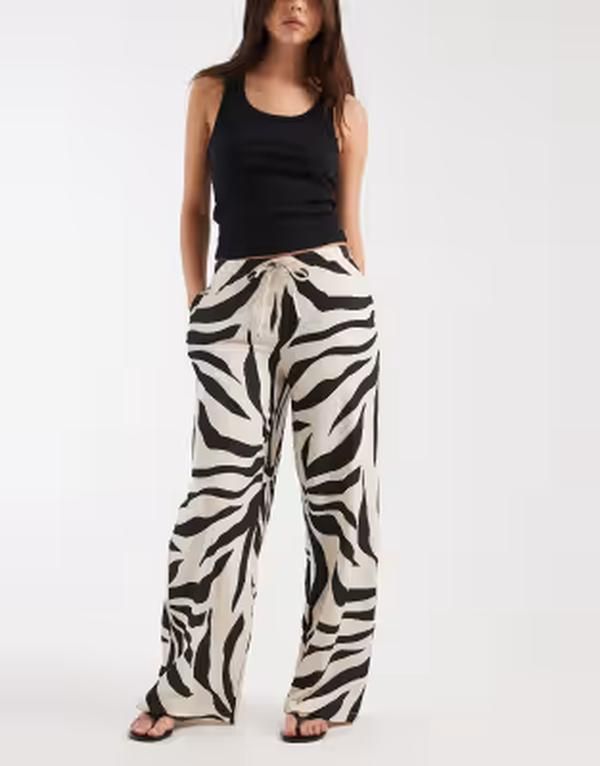 オンリー レディース ボトムス カジュアルパンツ ワイドレッグ フラワー柄 フラワー ONLY wide leg pull on pants floral Black ブラック