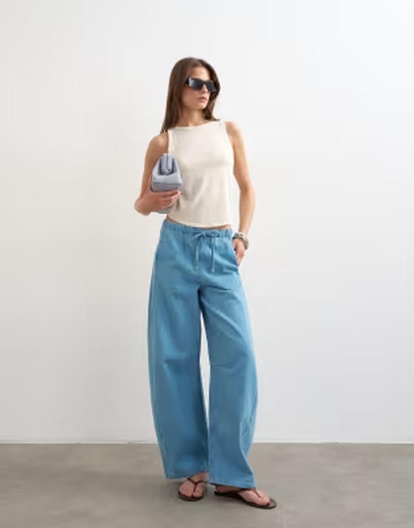トップショップ レディース ボトムス デニムパンツ ジーンズ Topshopull on barrel jeans in bleach