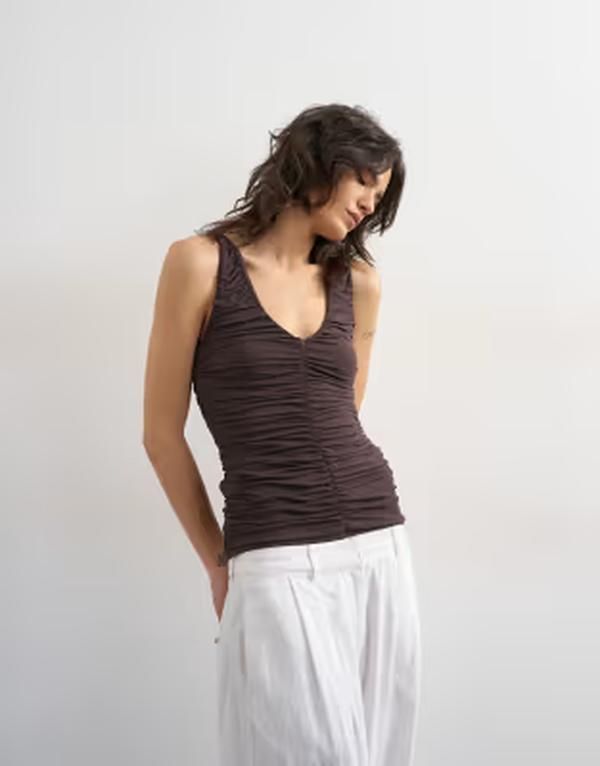トップショップ レディース トップス タンクトップ Vネック ギャザー Topshop ruched vneck tank top in dark chocolate Dark Chocolate チョコレート