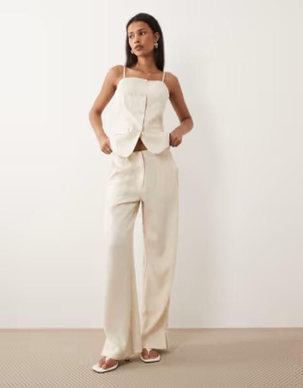 ヴィラ レディース ボトムス カジュアルパンツ ワイドレッグ VILA tailored wide leg pants in cream part of a set Birch クリーム