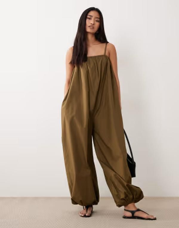 エイソス レディース トップス ジャンプスーツ ASOS DESIGN balloon leg strappy jumpsuit in olive オリーブ