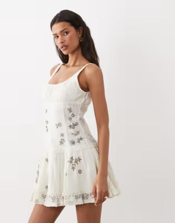 エイソス レディース トップス ワンピース フラワー柄 ミニ シアー レース フラワー ASOS DESIGN scoop neck mini dress with sheer lace panels and floral embellishment in a