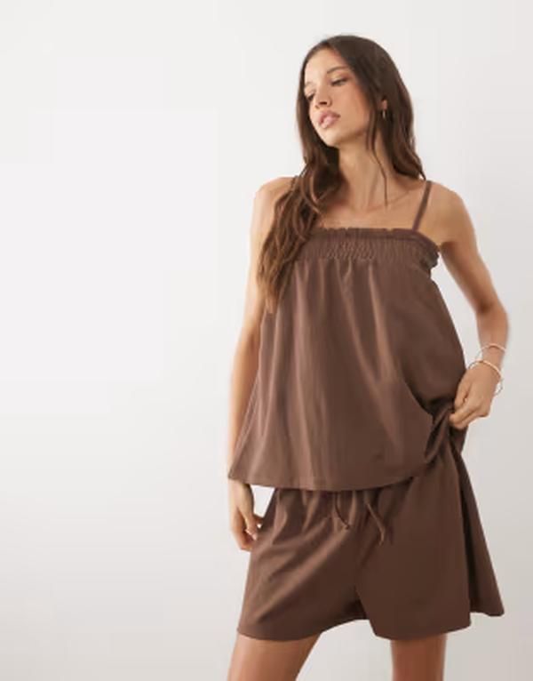 エイソス レディース トップス Tシャツ ASOS DESIGN shirred square neck cami top in chocolate part of a set Chocolate チョコレート