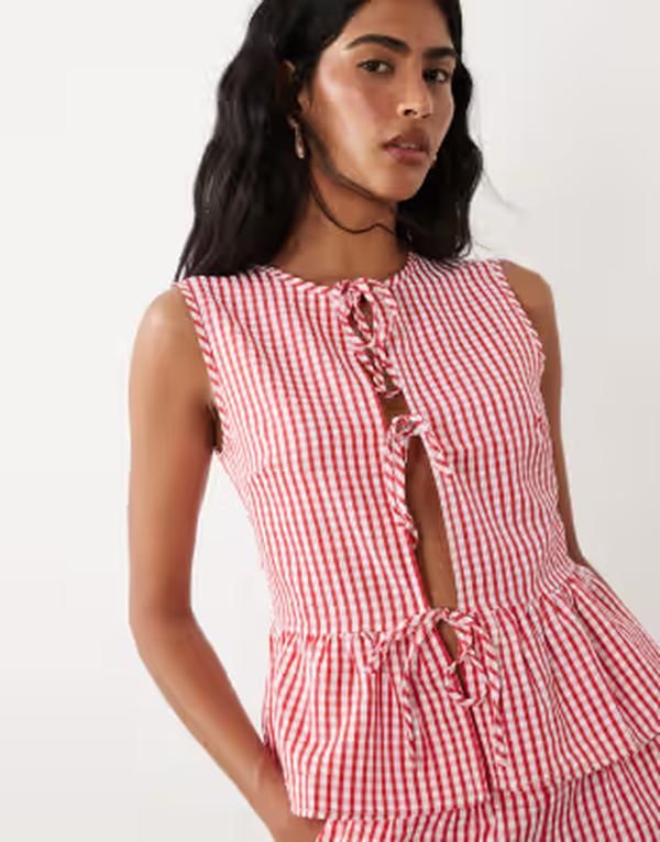 ヴィラ レディース トップス シャツ ギンガムチェック プリント ギンガム VILA tie front peplum hem top and white gingham print part of a set Snowhite ホワイト