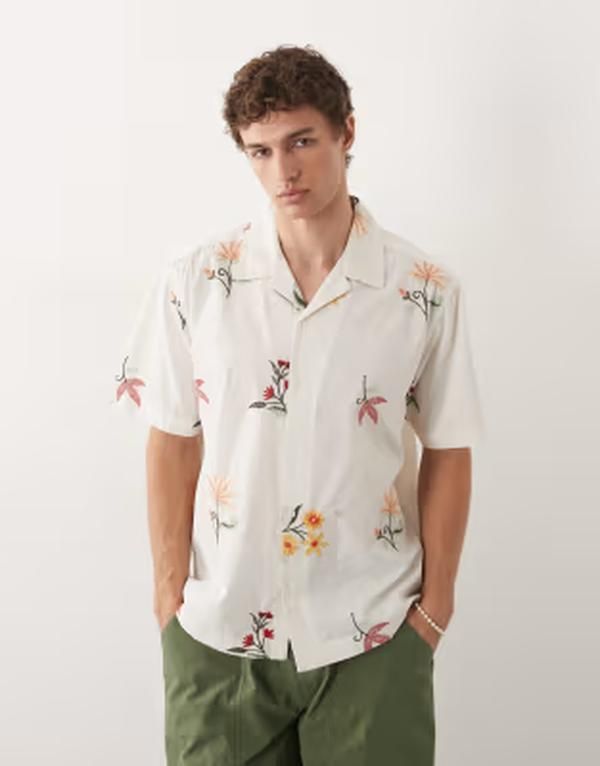 オンリーアンドサンズ メンズ トップス シャツ フラワー柄 フラワー ONLY SONShort sleeve shirt with floral embroidery Bright White ホワイト