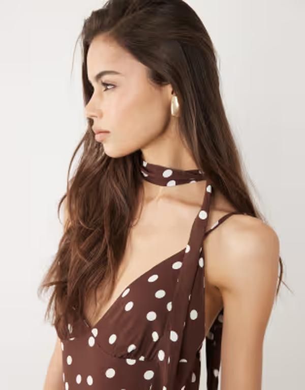 ベロモーダ レディース トップス ワンピース ドット プリント マキシ Vero Moda Tall cami maxi dress with scarf neck detail in chocolate polkadot print Chocolatebro