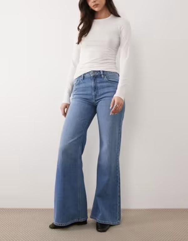 マンゴ レディース ボトムス デニムパンツ コットン ジーンズ Mango Theita 100 cotton flare jeans in mid BLUE ブルー