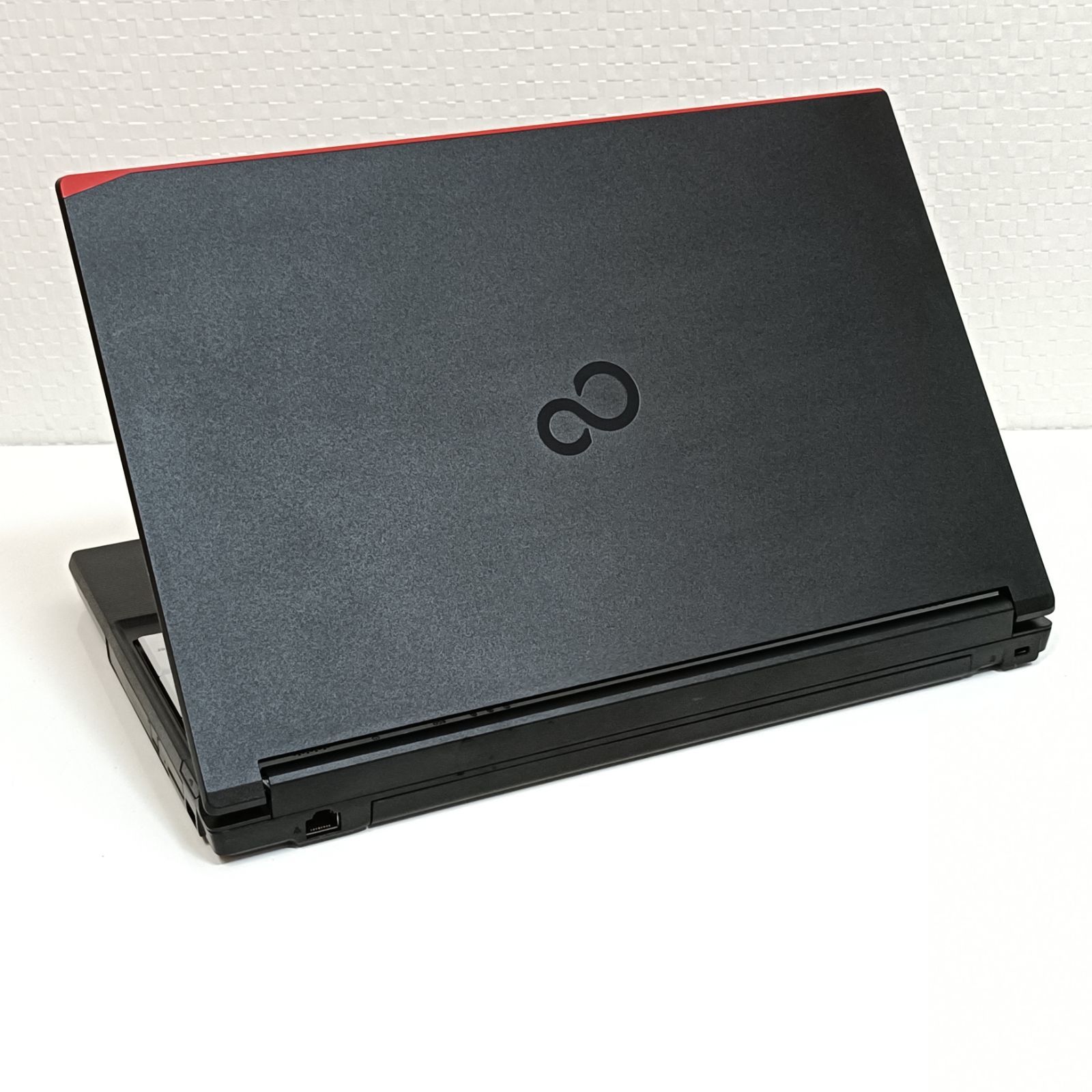 Windows11 使用頻度少 富士通 Corei5 ノートパソコン SSD 2019年12月製 使用頻度少 ノートパソコン Windows11公式対応機種