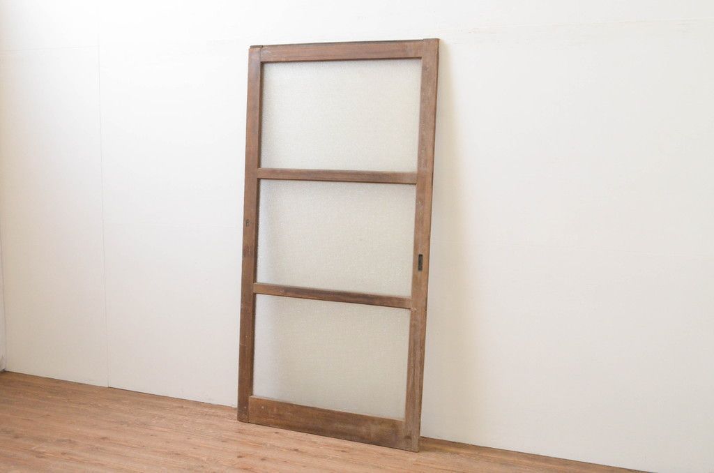 ▼現状販売▼ 引き戸1枚 ヴィンテージ建具 昭和中期 シンプル ダイヤガラス 4～7営業日前後で発送(※修理加工希望の方3ヶ月程で発送) R-067173