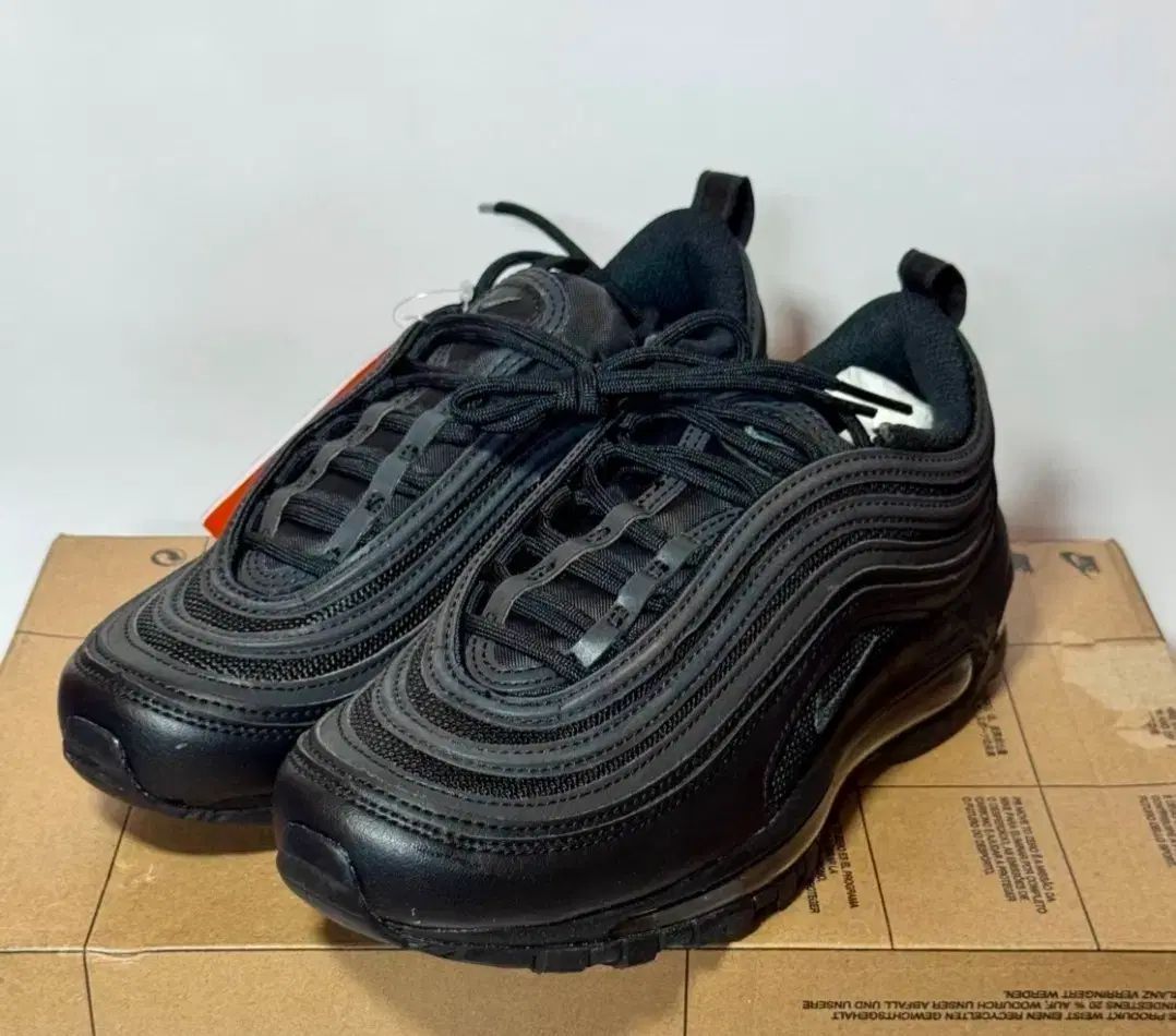 (フルセット)新モデル NIKE エアマックス 97 オールブラック (新品)