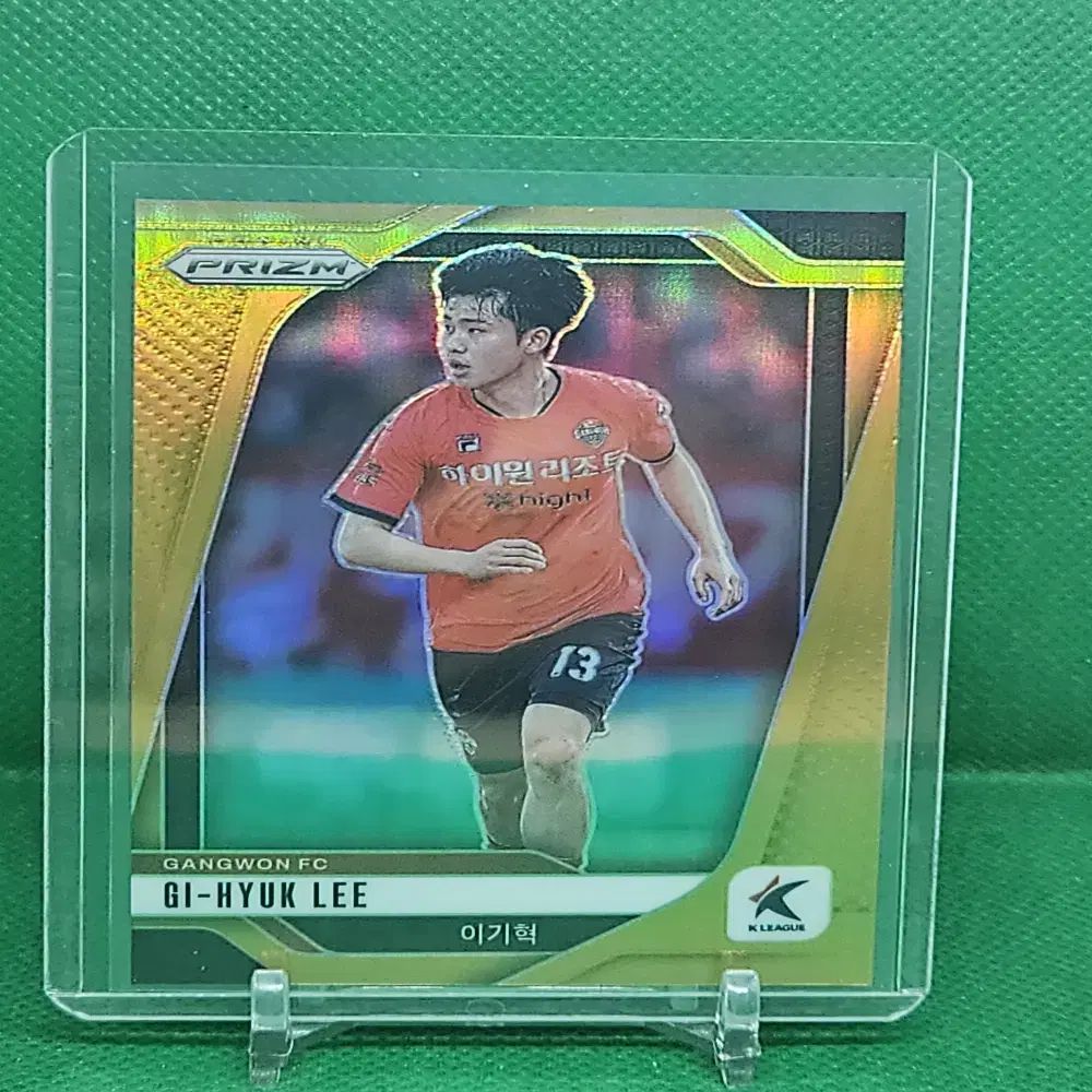 2025 Panini パニーニ プリズム Kリーグ 江原₍カンウォン) イ・ギヒョク GOLD プリズム カード (写真参照)