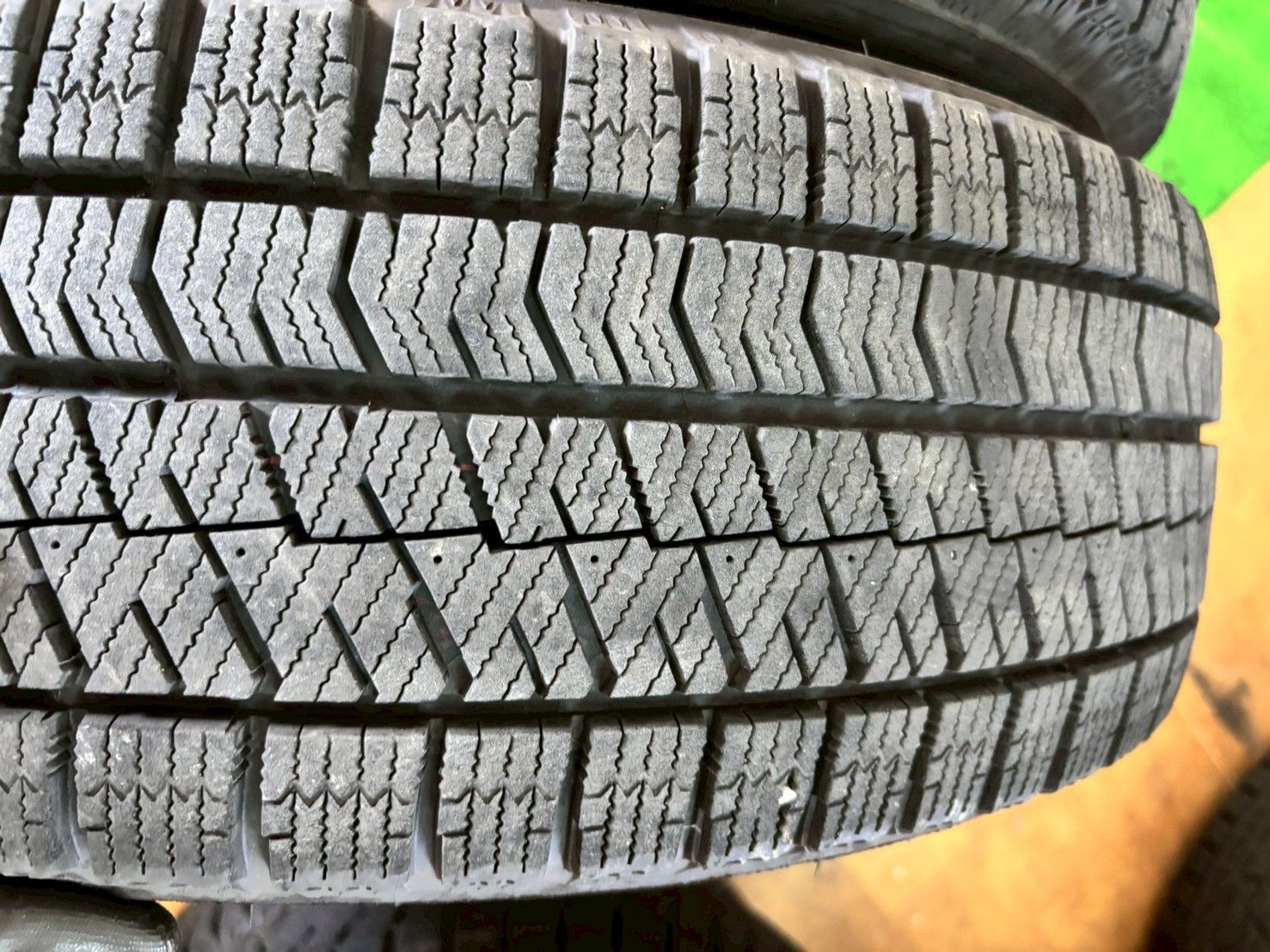 トヨタ エスクァイア GI ZRR85G スタッドレスタイヤ 純正ホイール