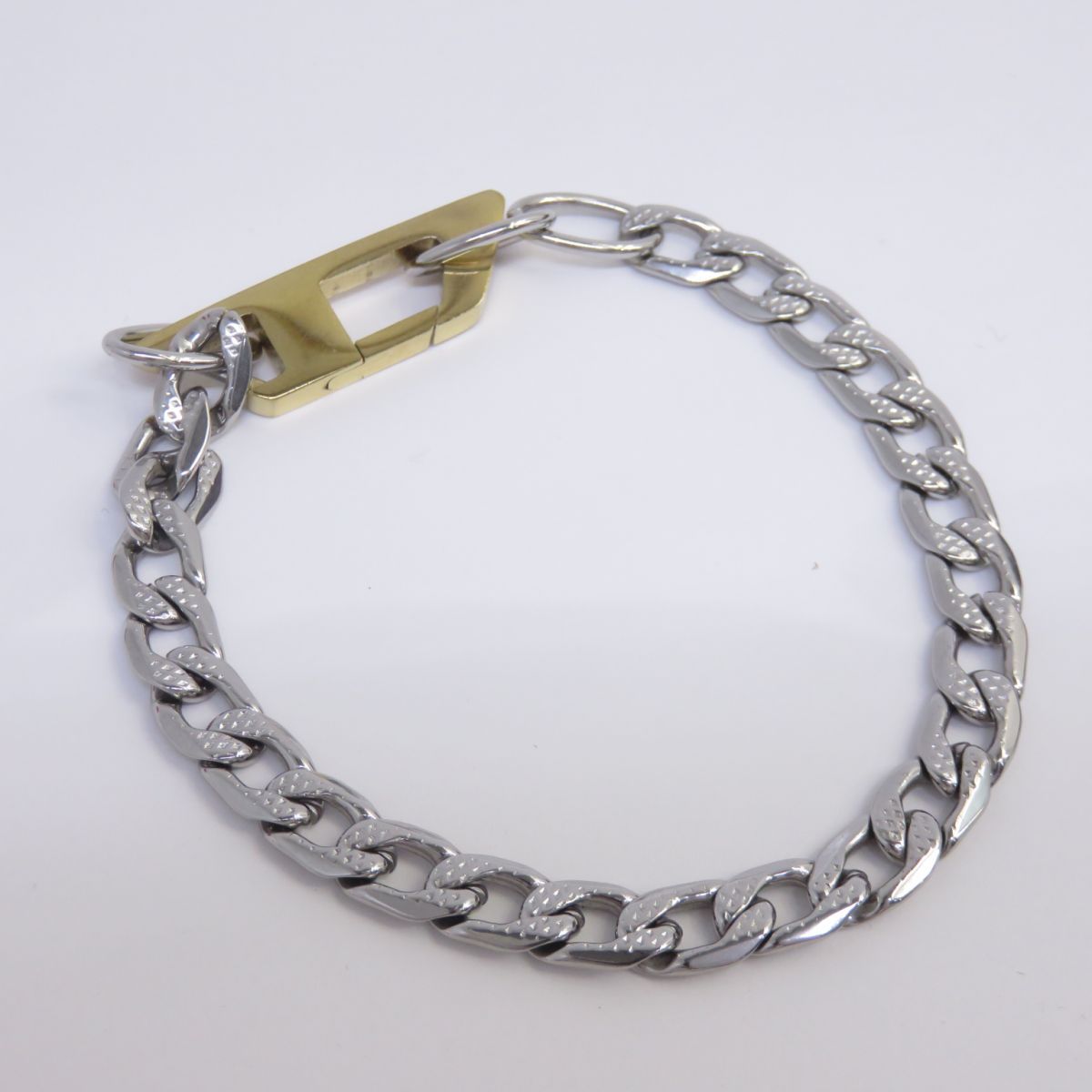 DIESEL ディーゼル ロゴチェーンブレスレット DX1338040 ※中古 - メルカリ