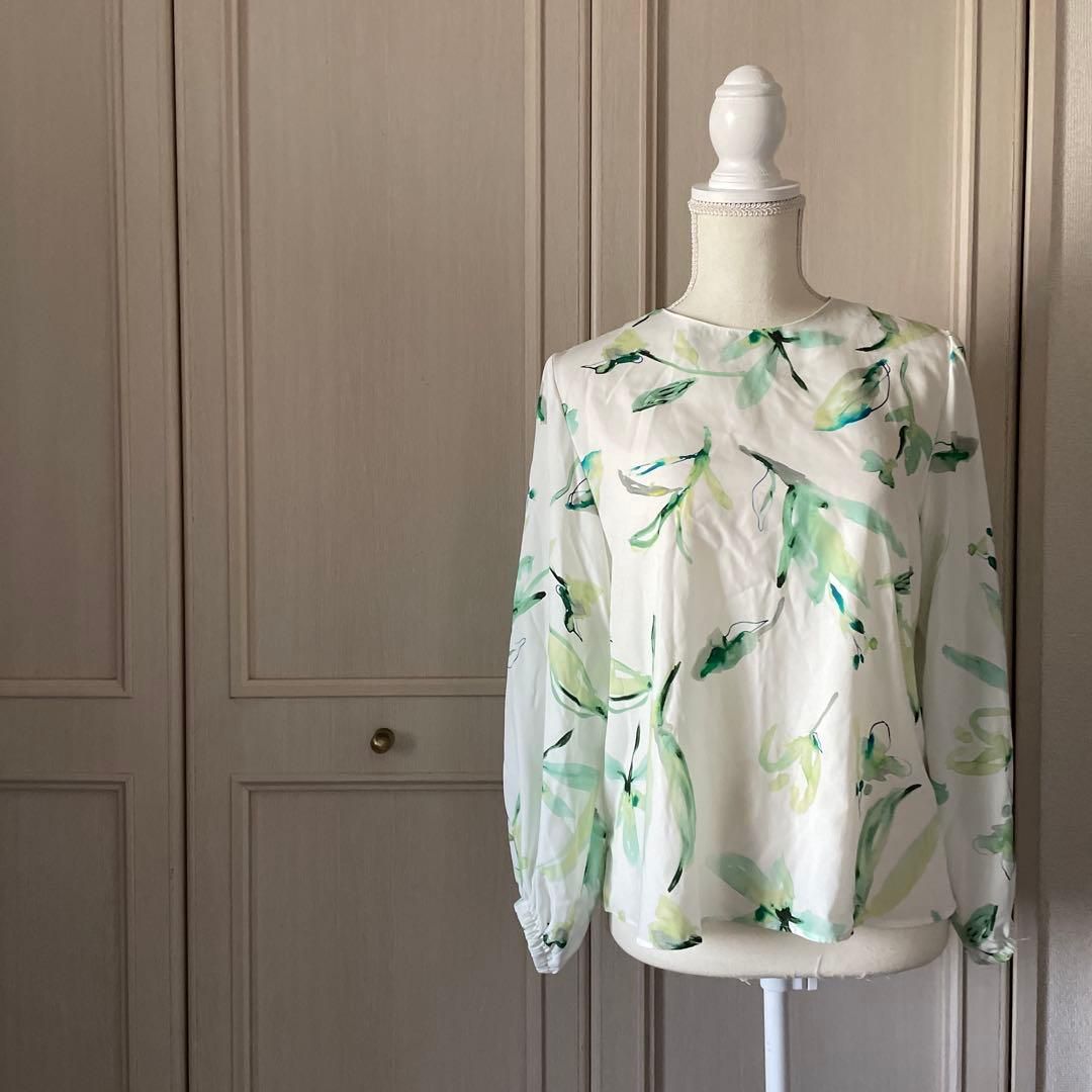 (U) INDIVI インディヴィ 花柄 総柄 Mサイズ 38 9号　ブラウス シャツ トップス　レディース　blouse　shirt　Tops　ladies　長袖 6,336円