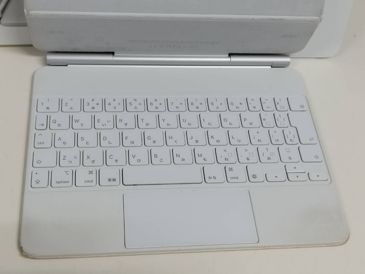 iPad Magic Keyboard/A2261/11インチ/日本語配列/ホワイト〈MJQJ3J/A〉
