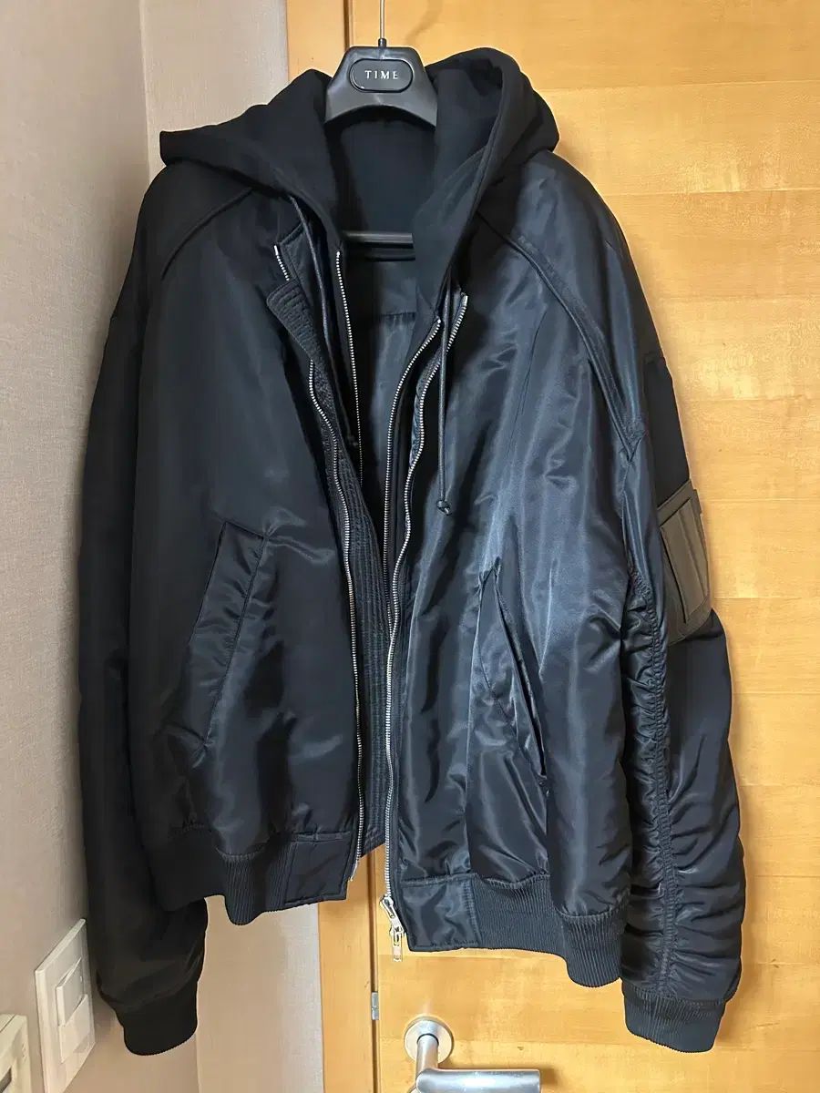 52 ジュンジ 24fw フードMA-1