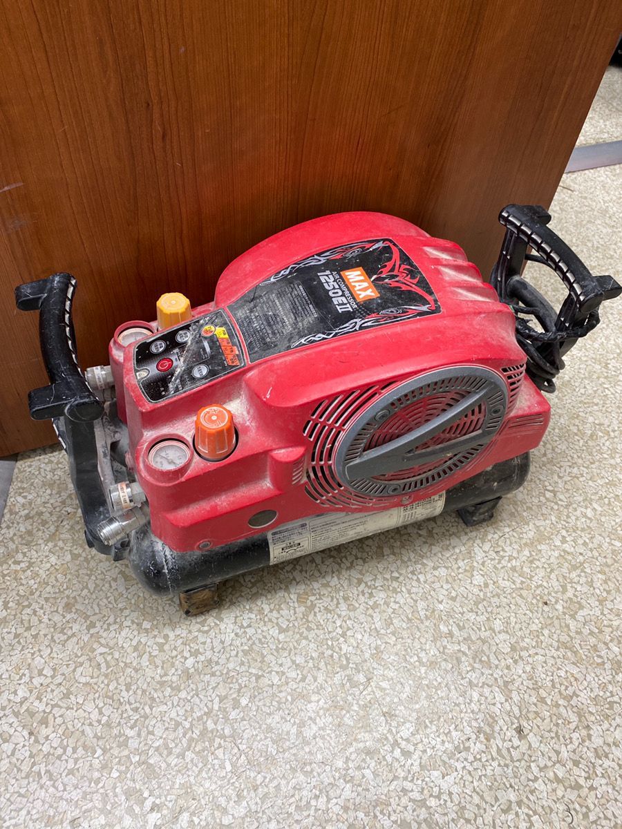 ジャンク品 MAX 1250EII エアコンプレッサー