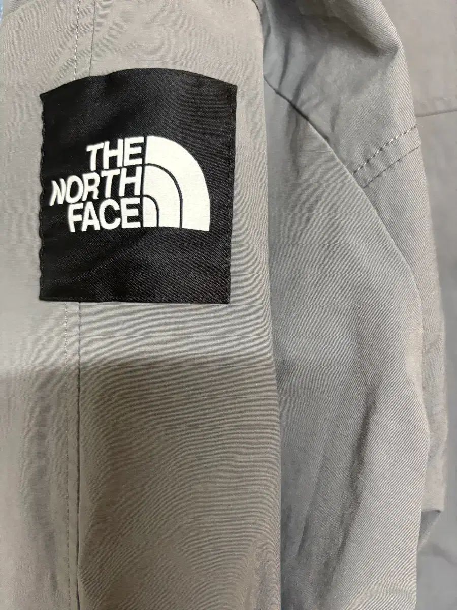 THE NORTH FACE ザノースフェイス ユーティリティ ポケット ウィンドブレーカー L