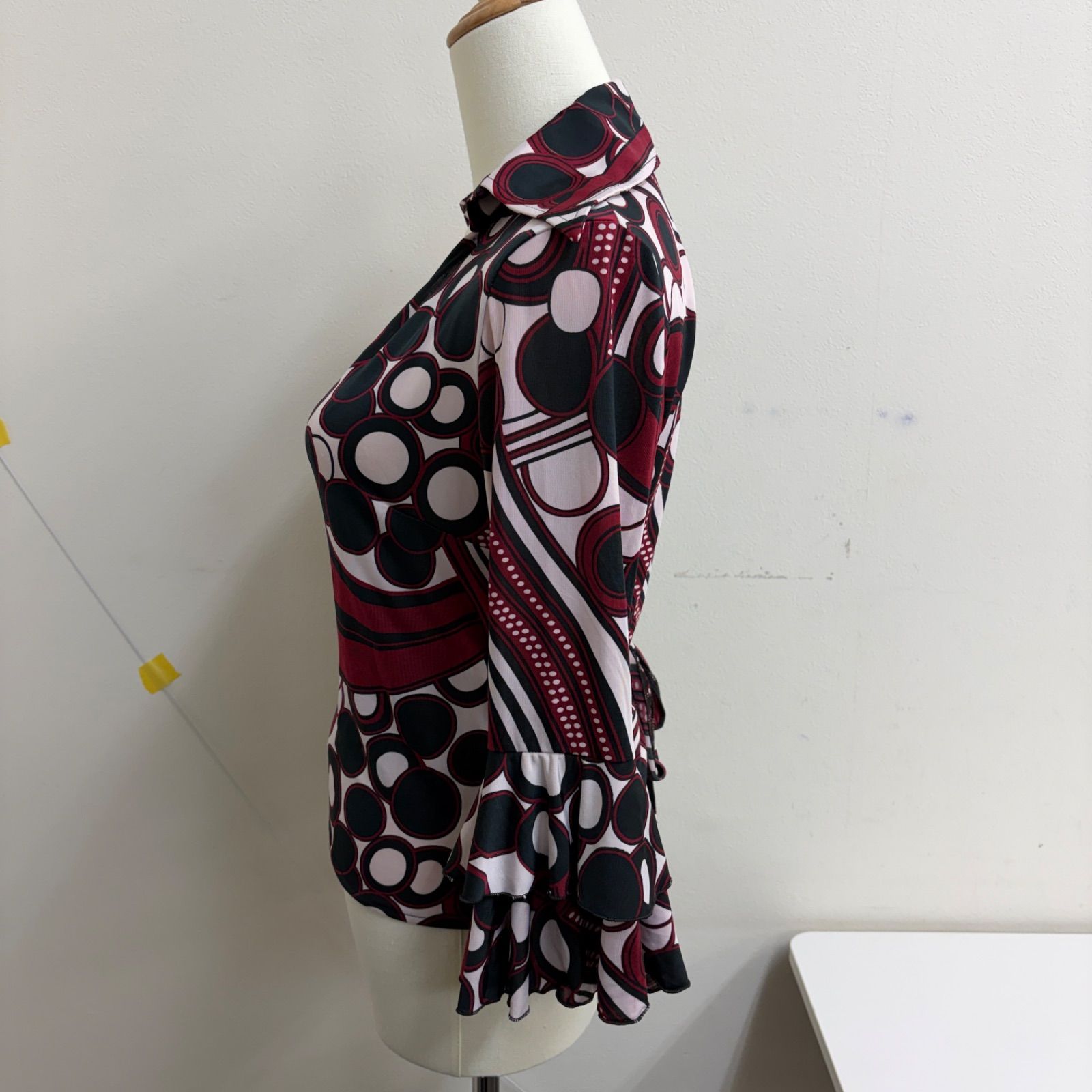 prima boutique】フラメンコ衣装 トップス 赤 レッド 黒 ブラック 幾何
