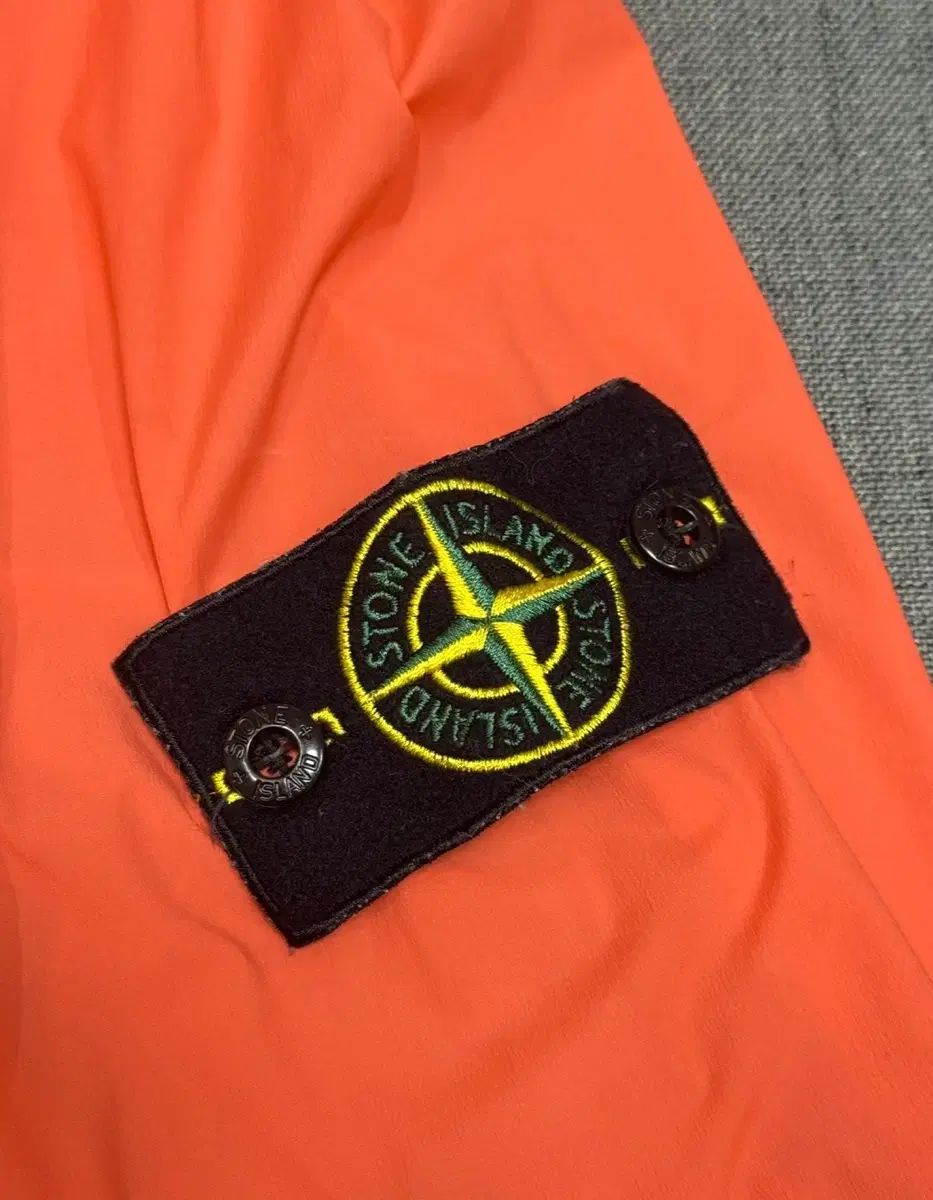 STONE ISLAND ストーンアイランド スキンタッチ ナイロン TC ウインドブレーカー ジャケット オレンジ