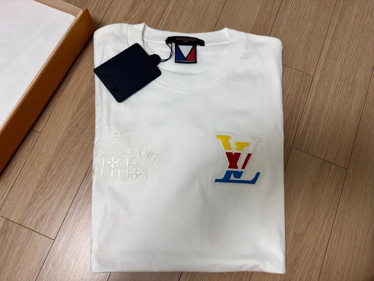 ルイヴィトン 未使用 半袖Tシャツ
