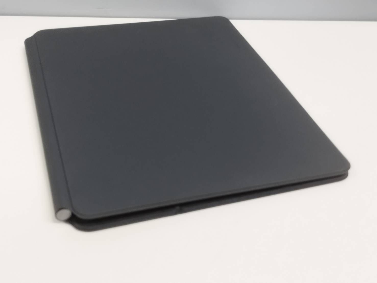 iPad Magic Keyboard 12.9インチ A2480 ブラック- メルカリ