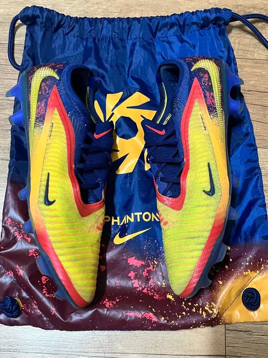 ナイキ FANTOM サッカーシューズ 280