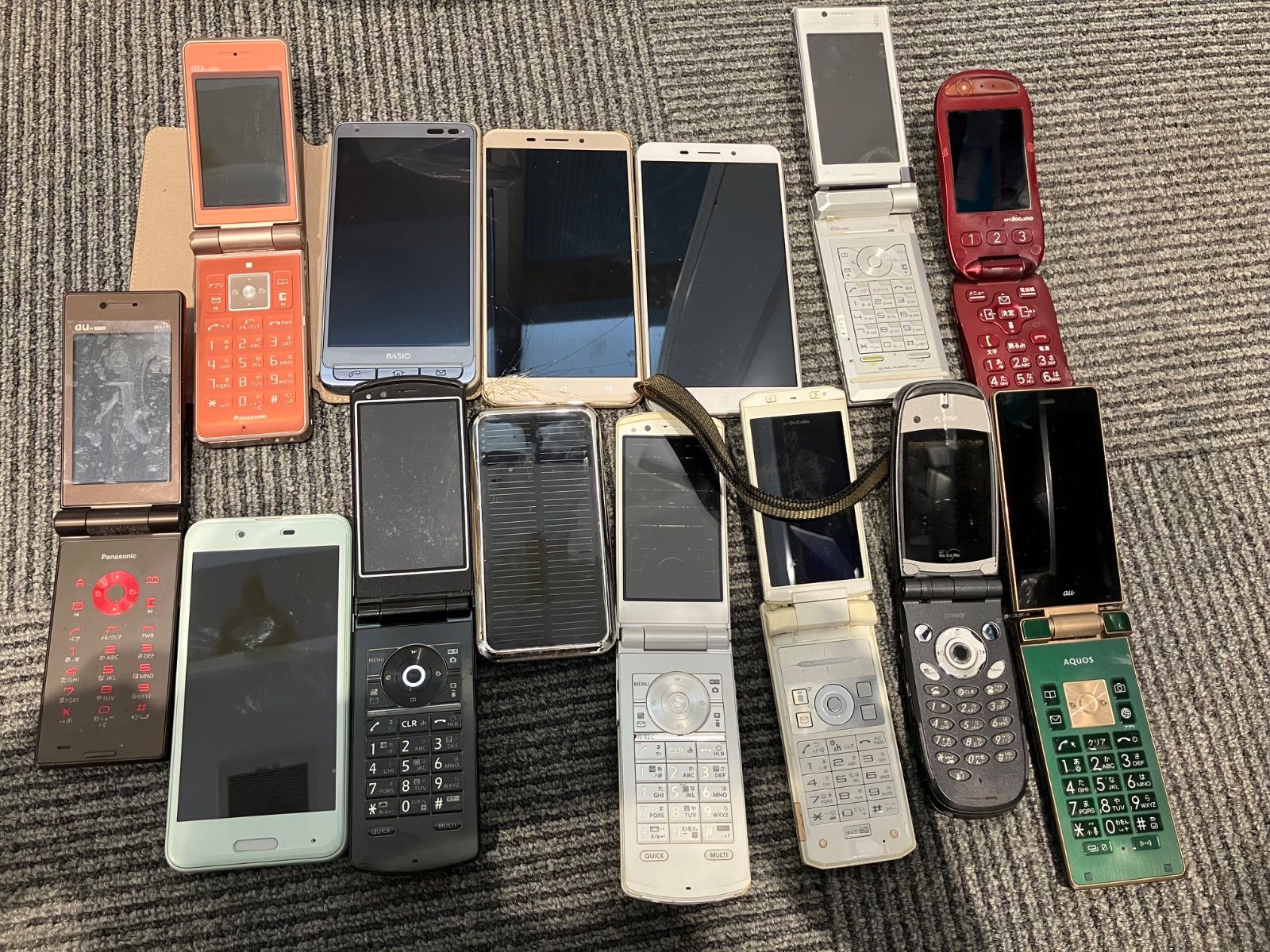 スマホ 携帯電話 14台まとめ ジャンク品部品取り用-ネット用語、
