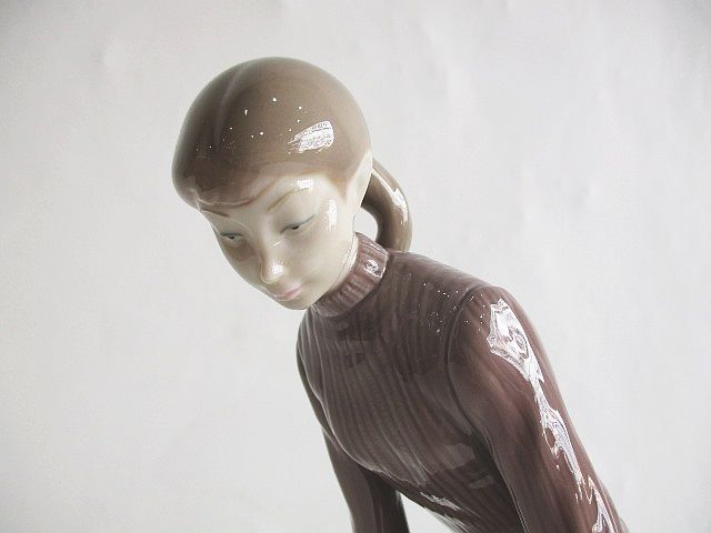 LLADRO リヤドロ フィギュリン 磁器人形 ナイスパット レディ