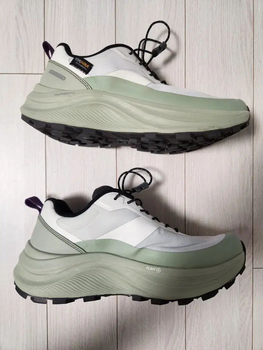 FILA フィラ スニーカー FLO フロート TR9 2 0 グリーン 白 ランニングシューズ サイズ235