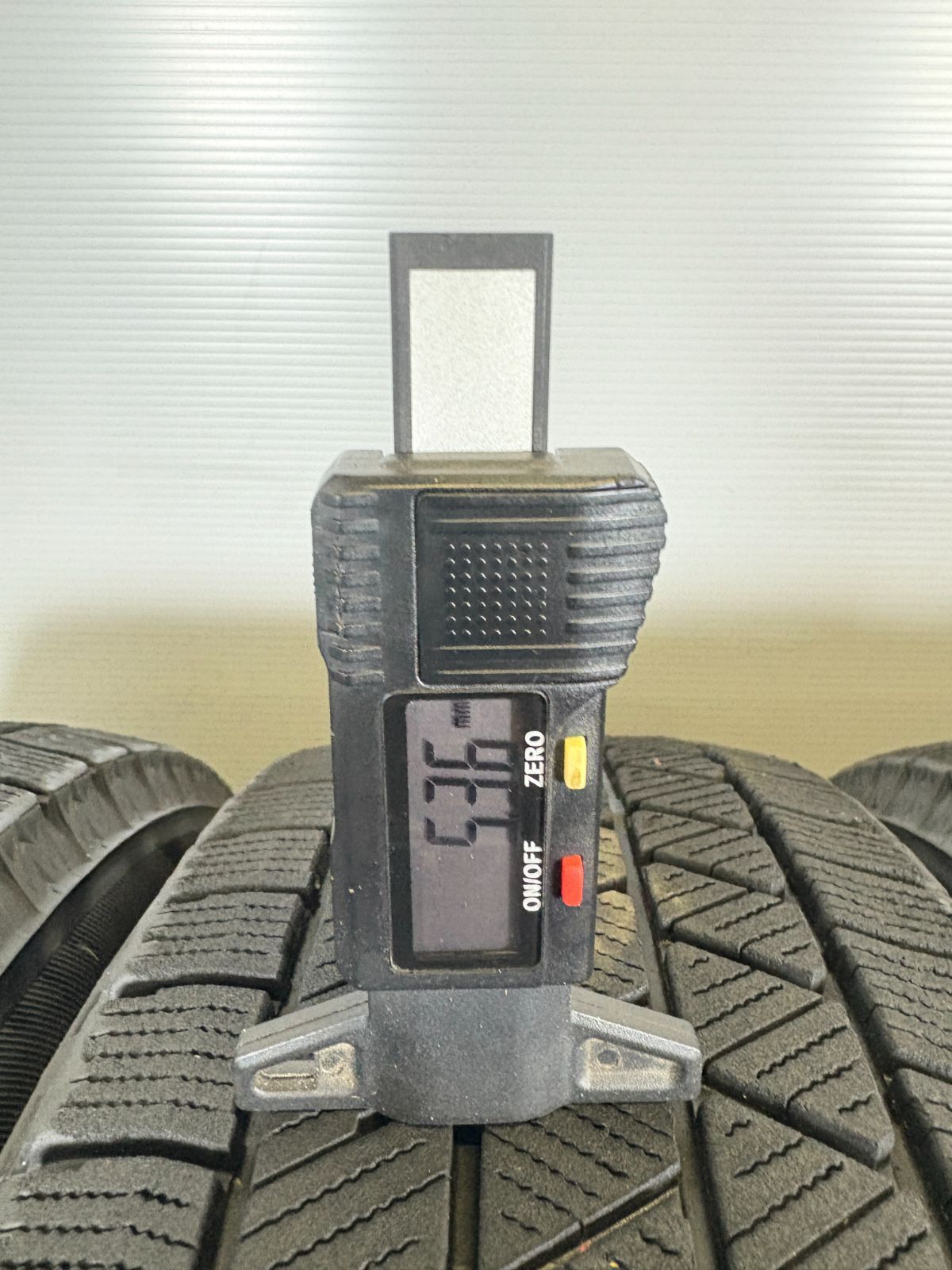 ブリヂストン 冬タイヤ 175/65R15 ×4本中古 送料無料☆175/65R15 ブリヂストン VRX3 2022年製 4本 冬スタッドレス