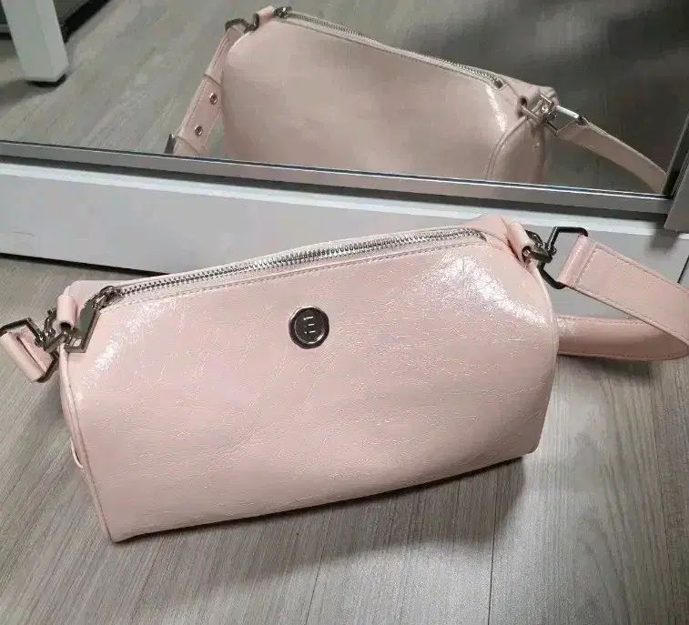 状態良し)MINITMUTE brettbag ソープピンク