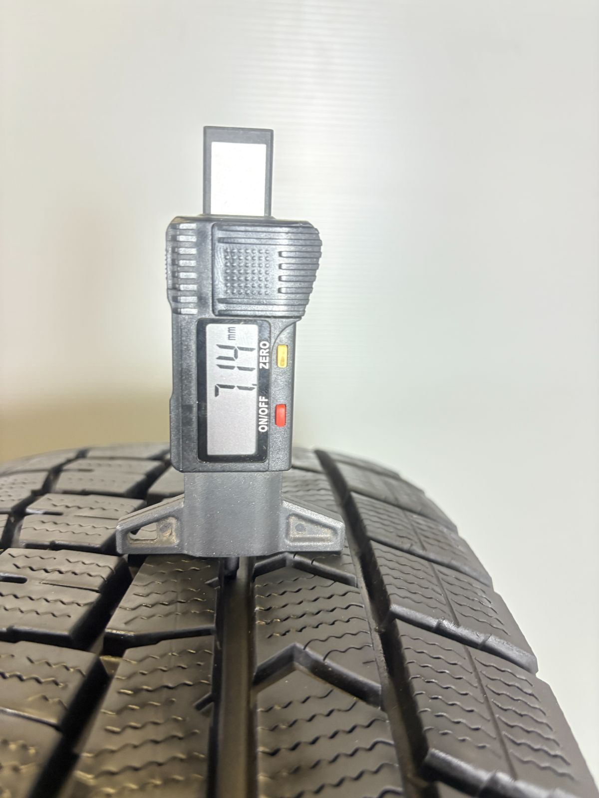 送料無料☆215/65R16 ダンロップ WM02 2023年製 4本 冬 タイヤ