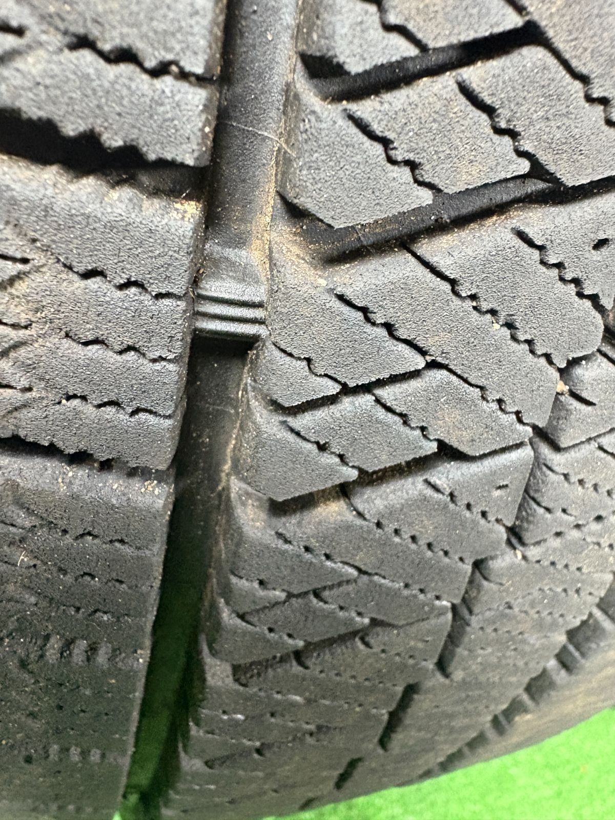 送料無料★205/60R16 ブリヂストン VRX 2 2023年製 4本 冬 タイヤ スタッドレス 中古 TB1273 送料無料★205/60R16 ブリヂストン VRX 2 2023年製 4本 冬 タイヤ スタッドレス 中古 TB1273