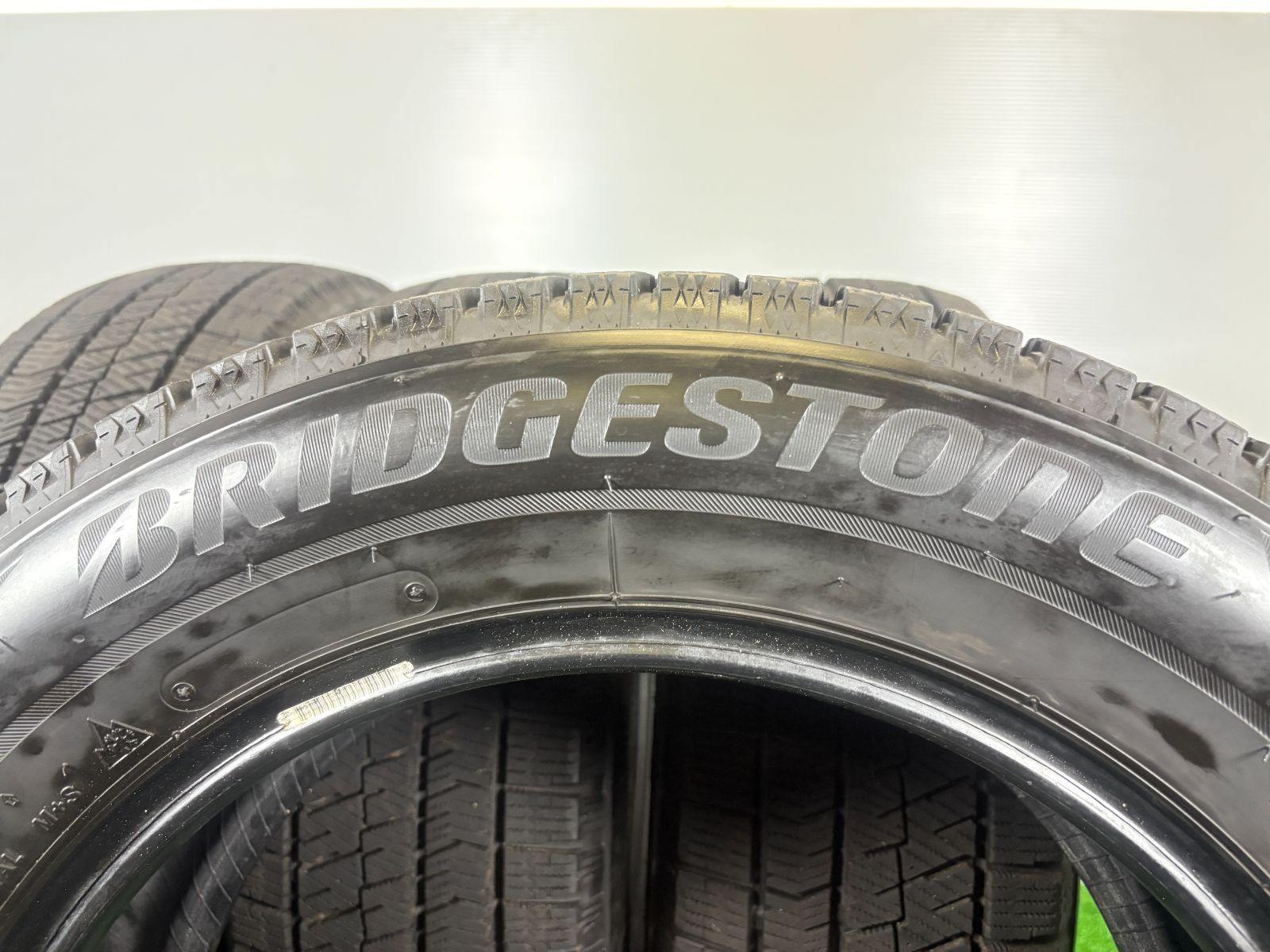送料無料★205/60R16 ブリヂストン VRX 2 2023年製 4本 冬 タイヤ スタッドレス 中古 TB1273 送料無料★205/60R16 ブリヂストン VRX 2 2023年製 4本 冬 タイヤ スタッドレス 中古 TB1273